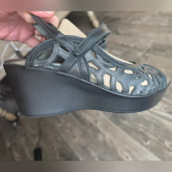 Women's Blue Leather Naot Deluxe Travel Beach Summer Wedge Sandals 5.5US 37 - Picture 7 of 12